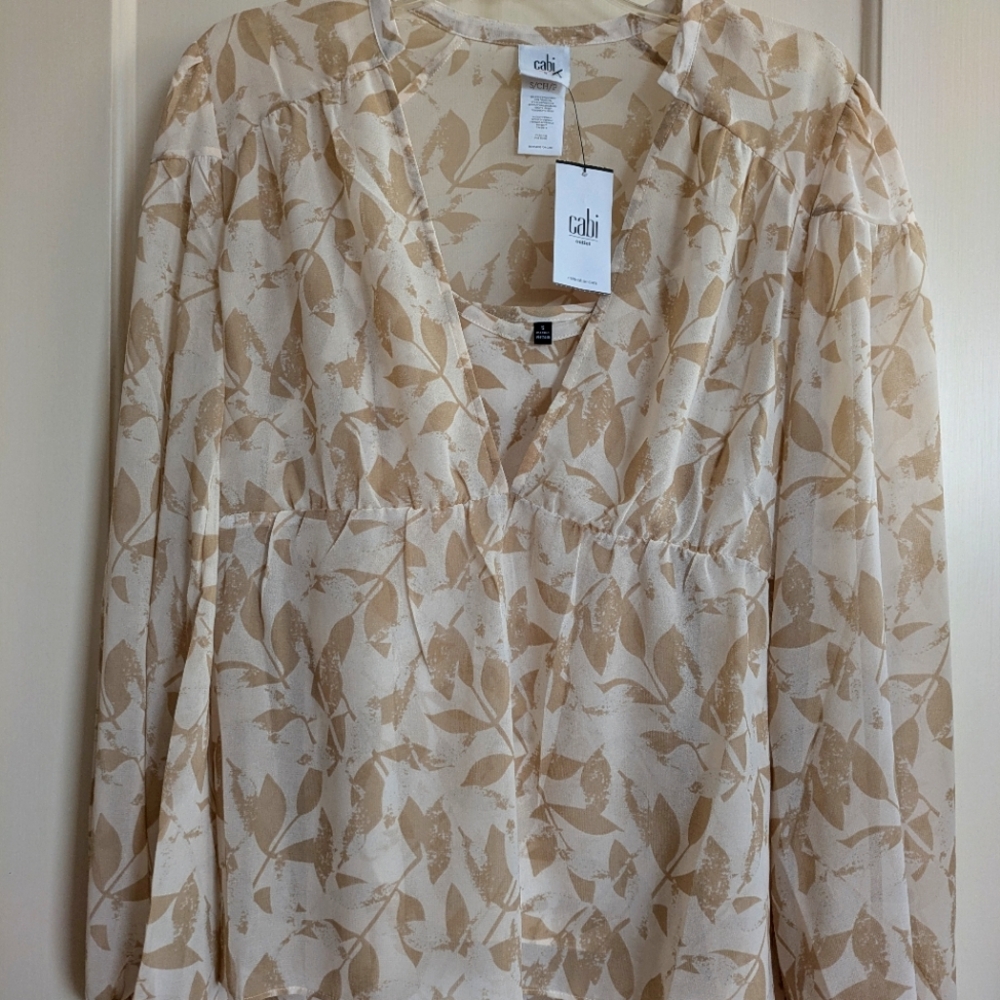NWT Cabi couplet blouse size- S